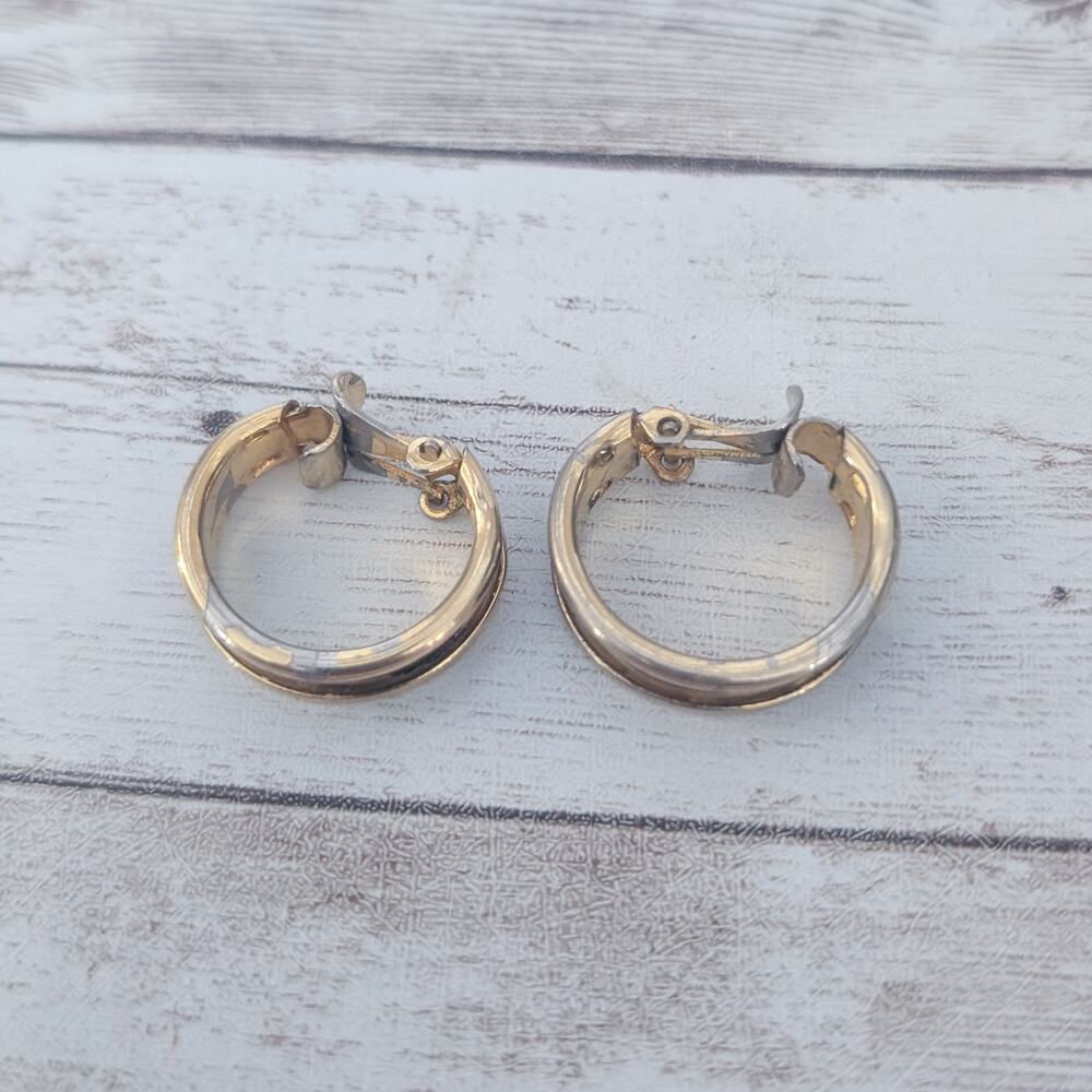 Vintage Clip On Earrings Large Hoops with Center Design - Damaged - Picture 9 of 12